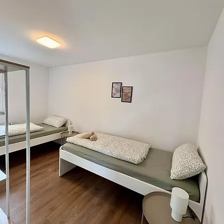 Modernes 9 Fuer Monteure & Handwerker Mit Wlan Appartamento